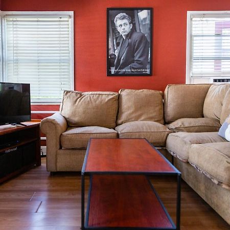 Hollywood Hills Suites ロサンゼルス エクステリア 写真
