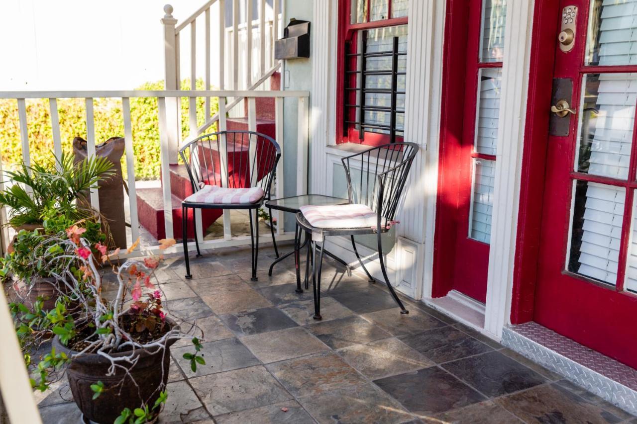 Hollywood Hills Suites ロサンゼルス エクステリア 写真