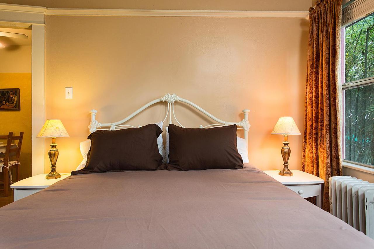 Hollywood Hills Suites ロサンゼルス エクステリア 写真