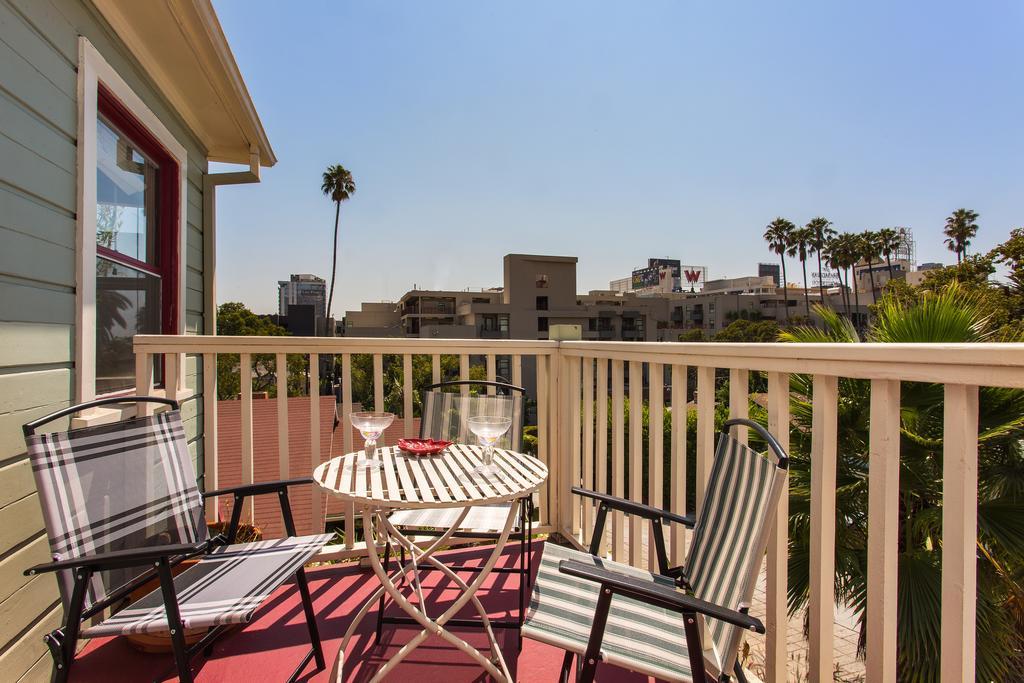 Hollywood Hills Suites ロサンゼルス エクステリア 写真