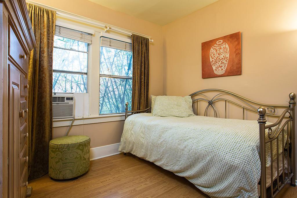 Hollywood Hills Suites ロサンゼルス エクステリア 写真