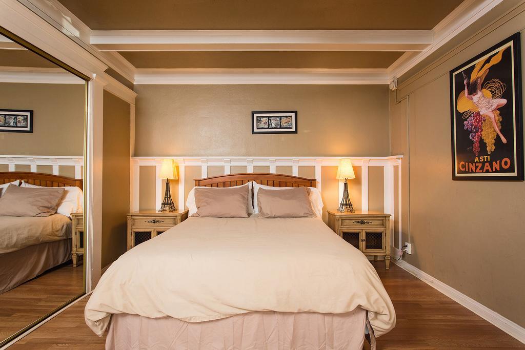 Hollywood Hills Suites ロサンゼルス エクステリア 写真